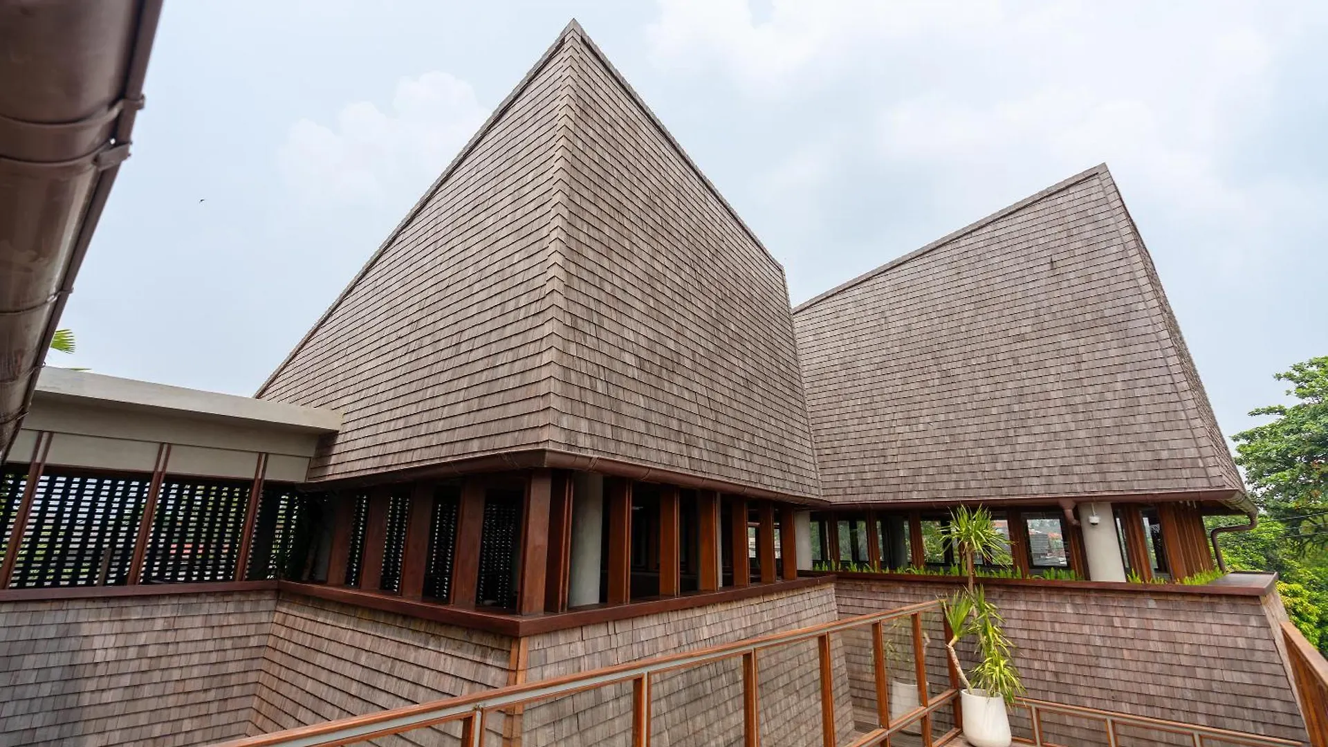 The Kemilau Ubud 4*,
